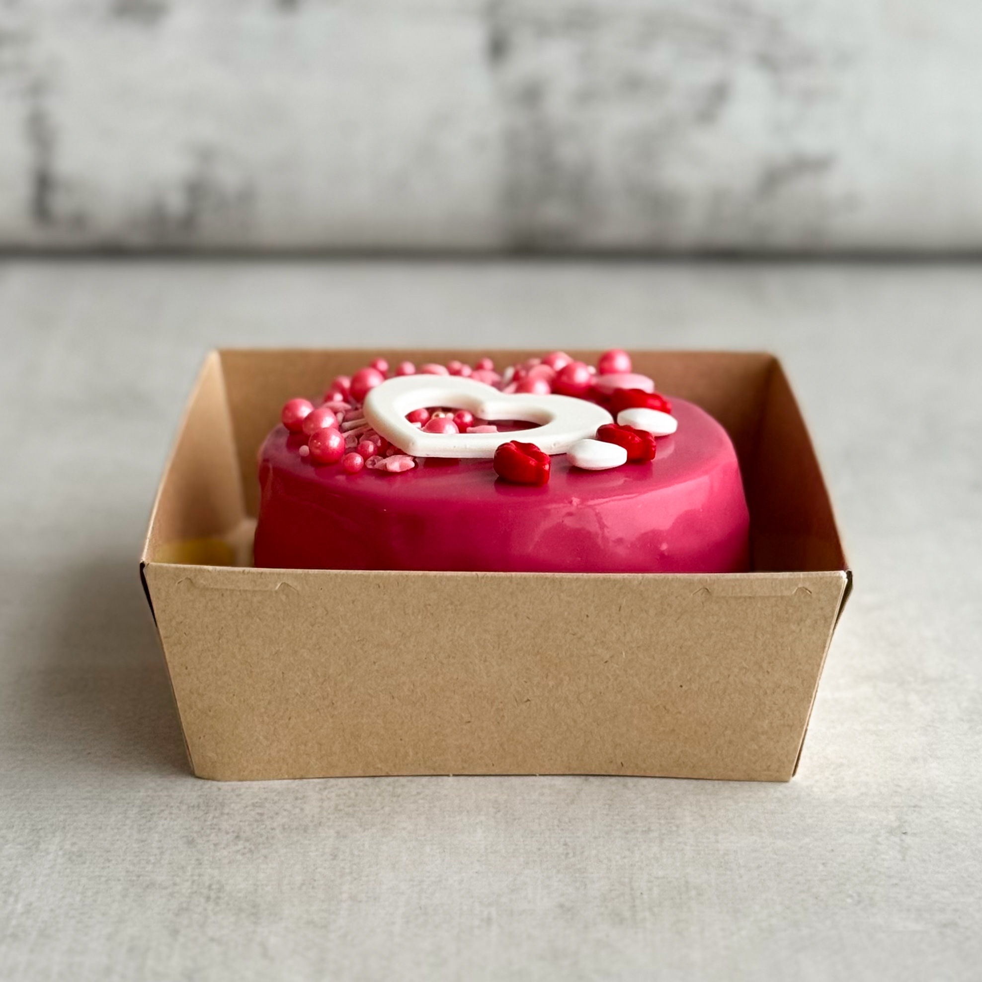 Бенто-торт ЧК «ONE TROPIC» (день влюблённых, 8 марта) в индивид.упаковке. Нежный чизкейк с начинкой из ананасового конфитюра с кусочками ананаса на тонкой песочной подложке в лимитированном дизайне. изображение 4