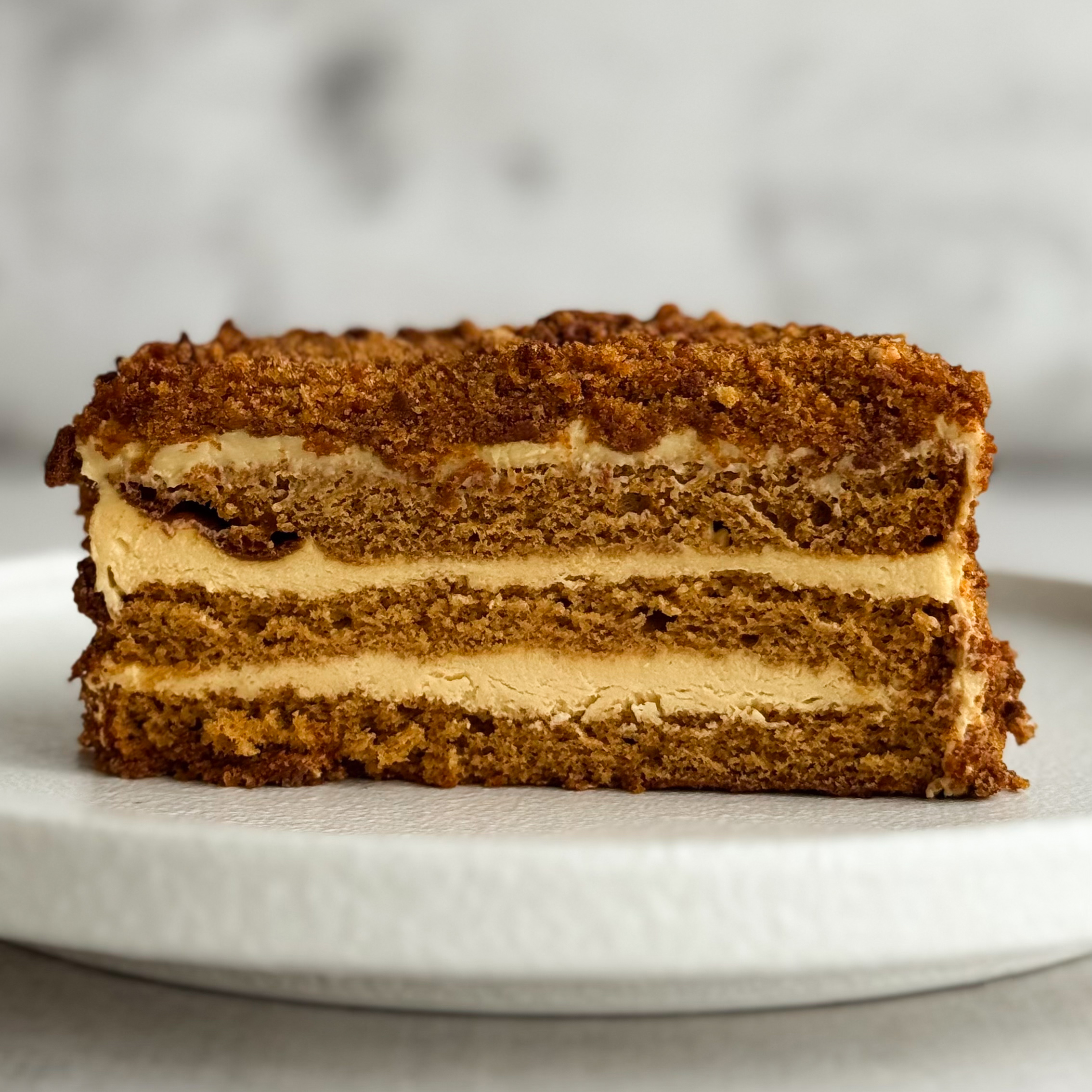 Класический медовик с традиционным вкусом в формате бенто в индивид.упаковке изображение 2