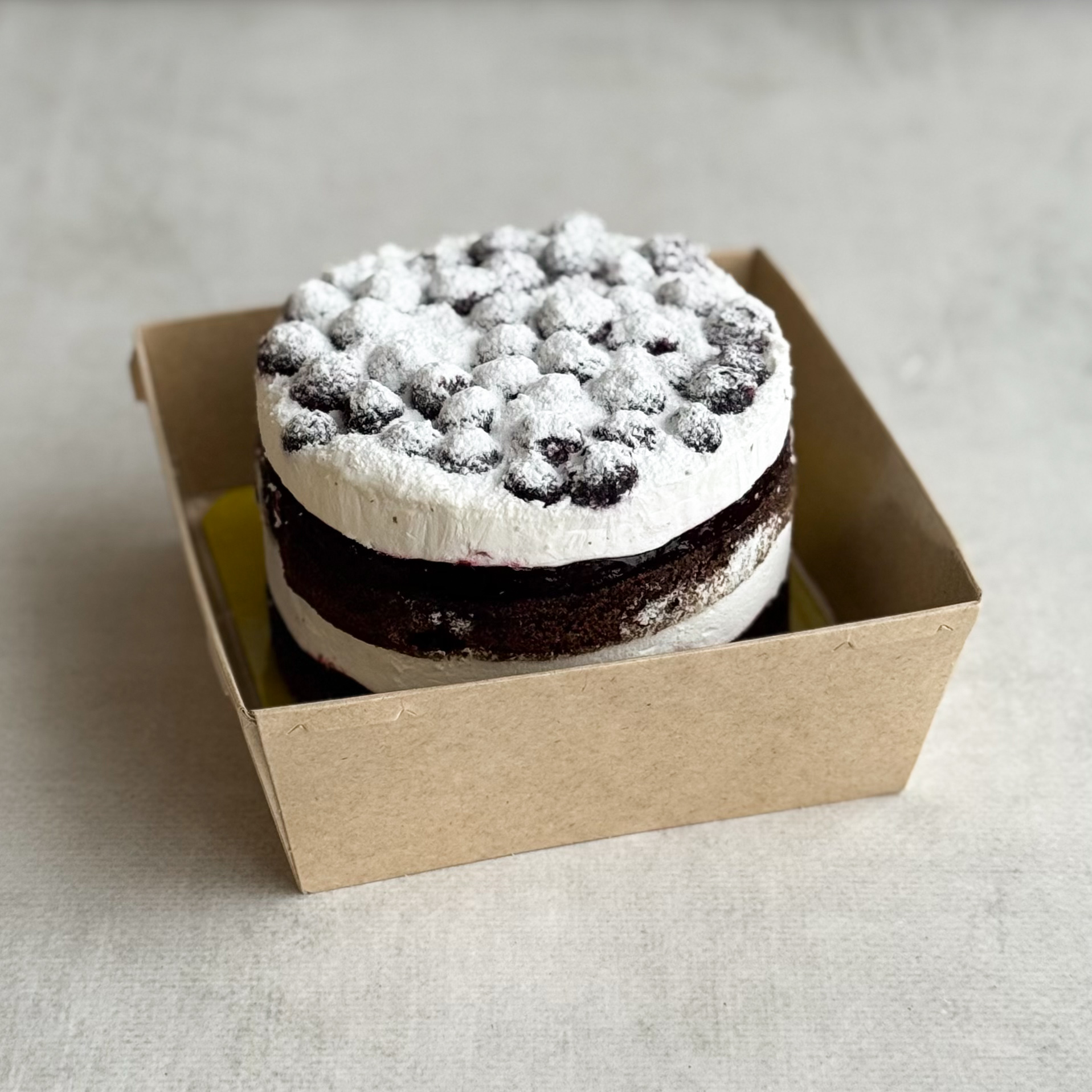 Бенто-торт с чёрной смородиной в индивид.упаковке изображение 1