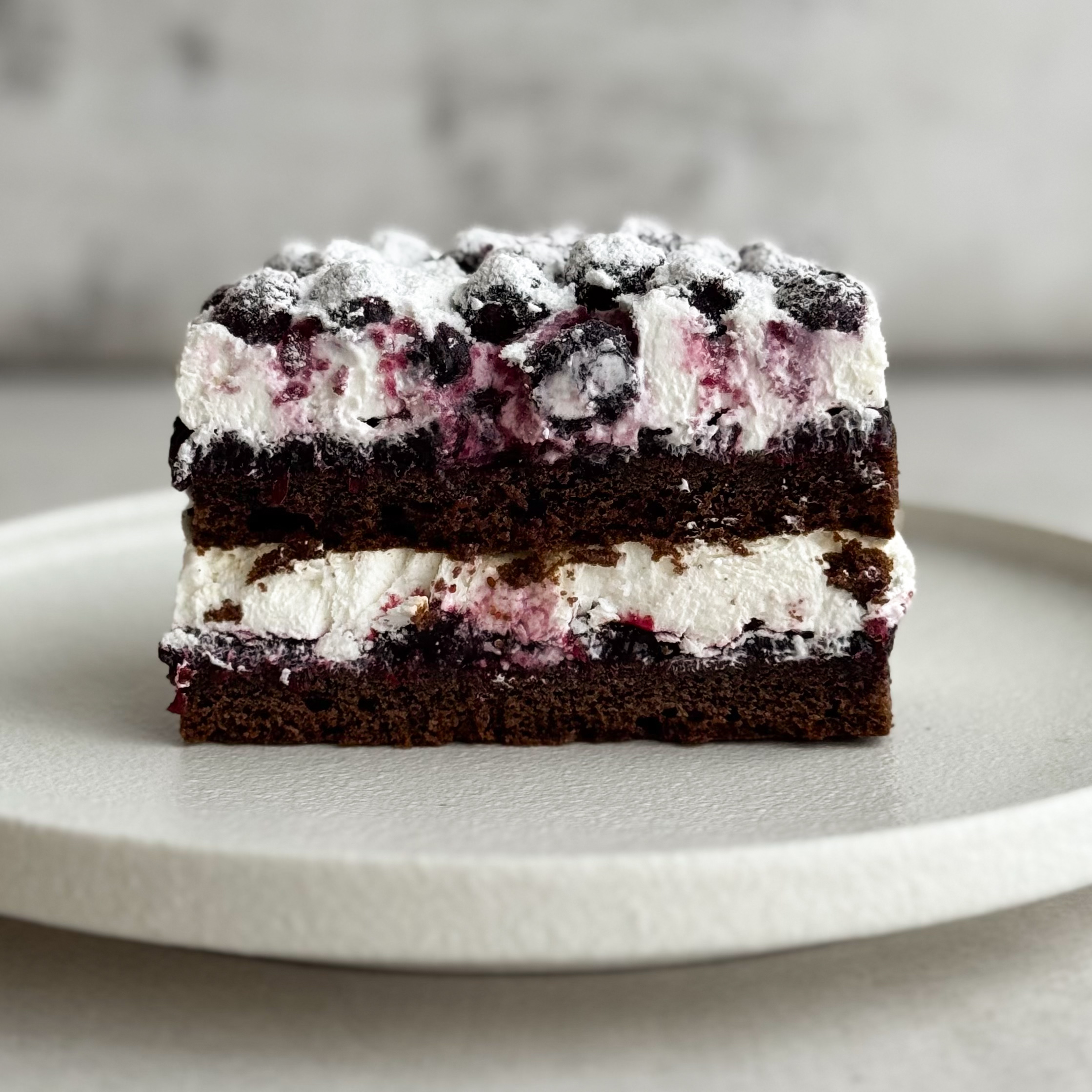 Бенто-торт с чёрной смородиной в индивид.упаковке изображение 2