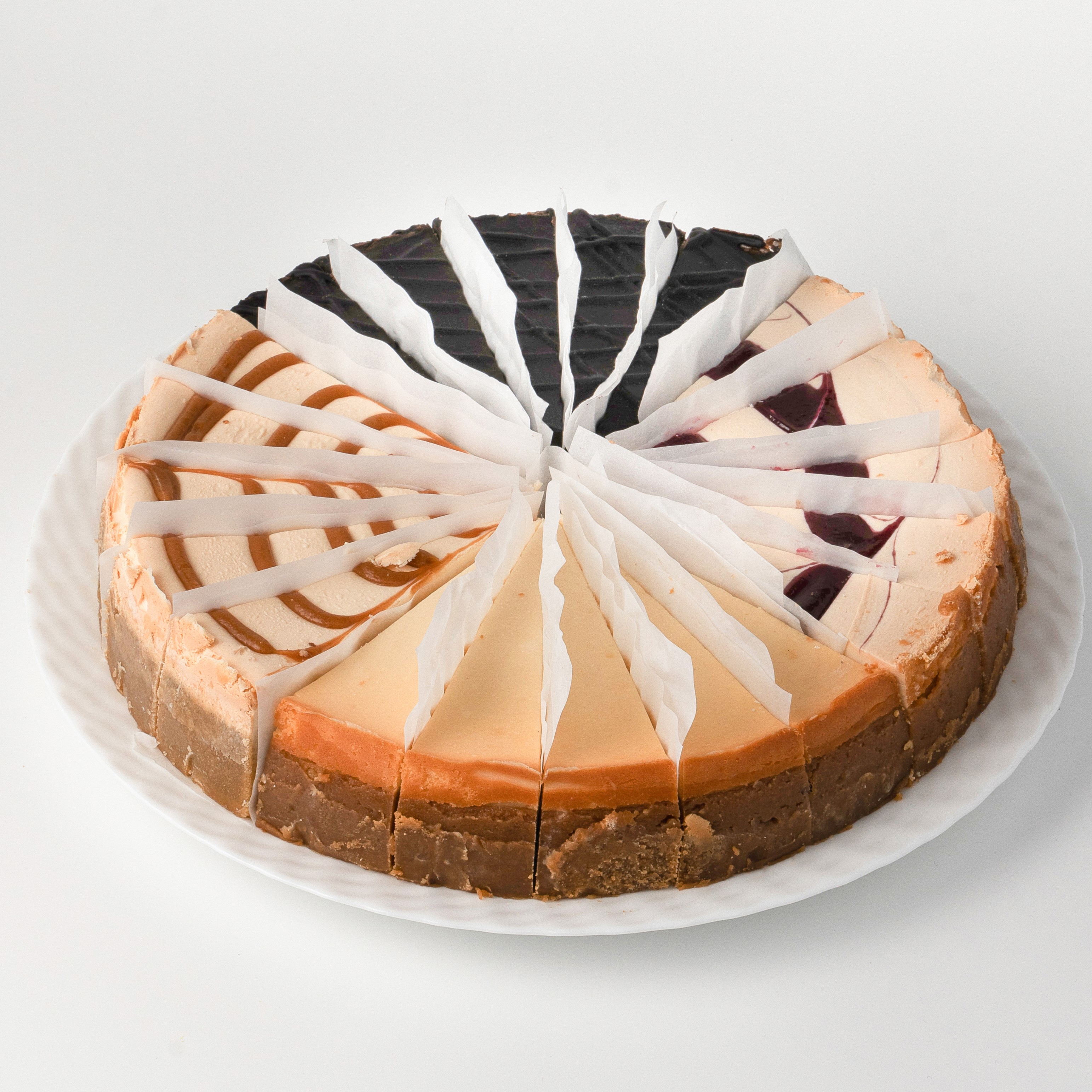 Ассорти из четырех чизкейков: чизкейк "Нью-Йорк", чизкейк "Шоколадный", чизкейк "Малиновый", чизкейк "Карамельный"  изображение 3