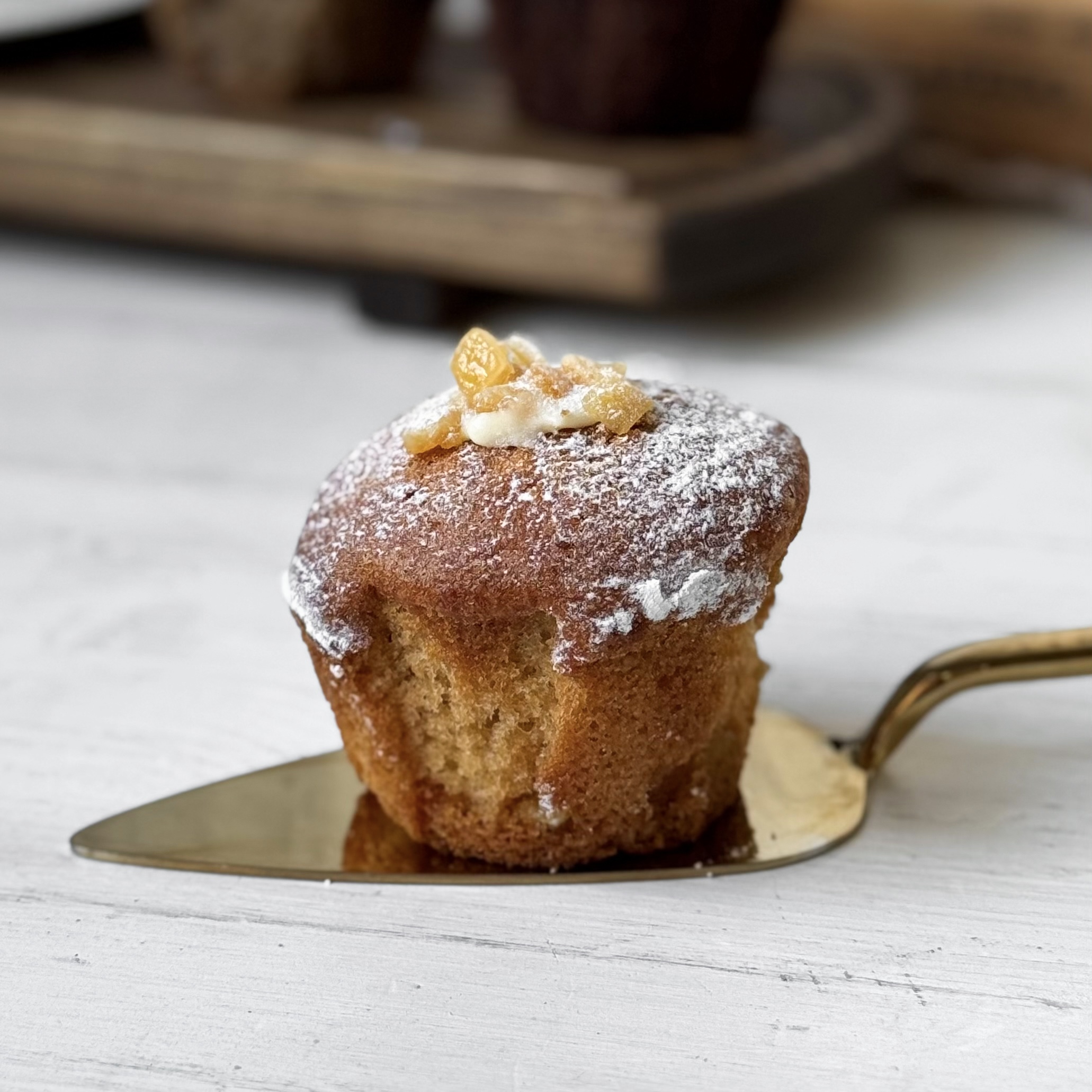 Ассорти маффинов из 3-х вкусов: черничный, шоколадный, апельсиновый изображение 4