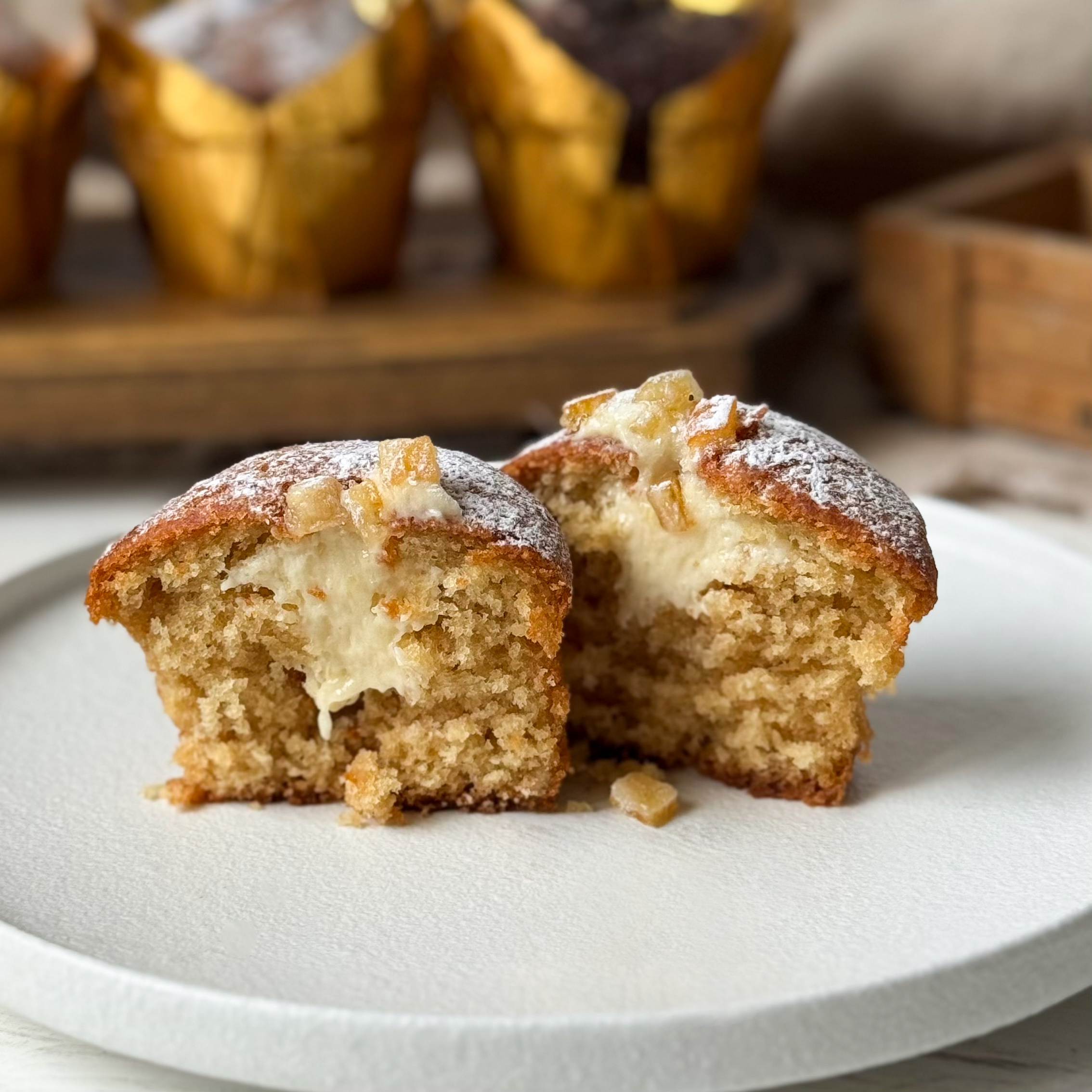 Ассорти маффинов из 3-х вкусов: черничный, шоколадный, апельсиновый изображение 8