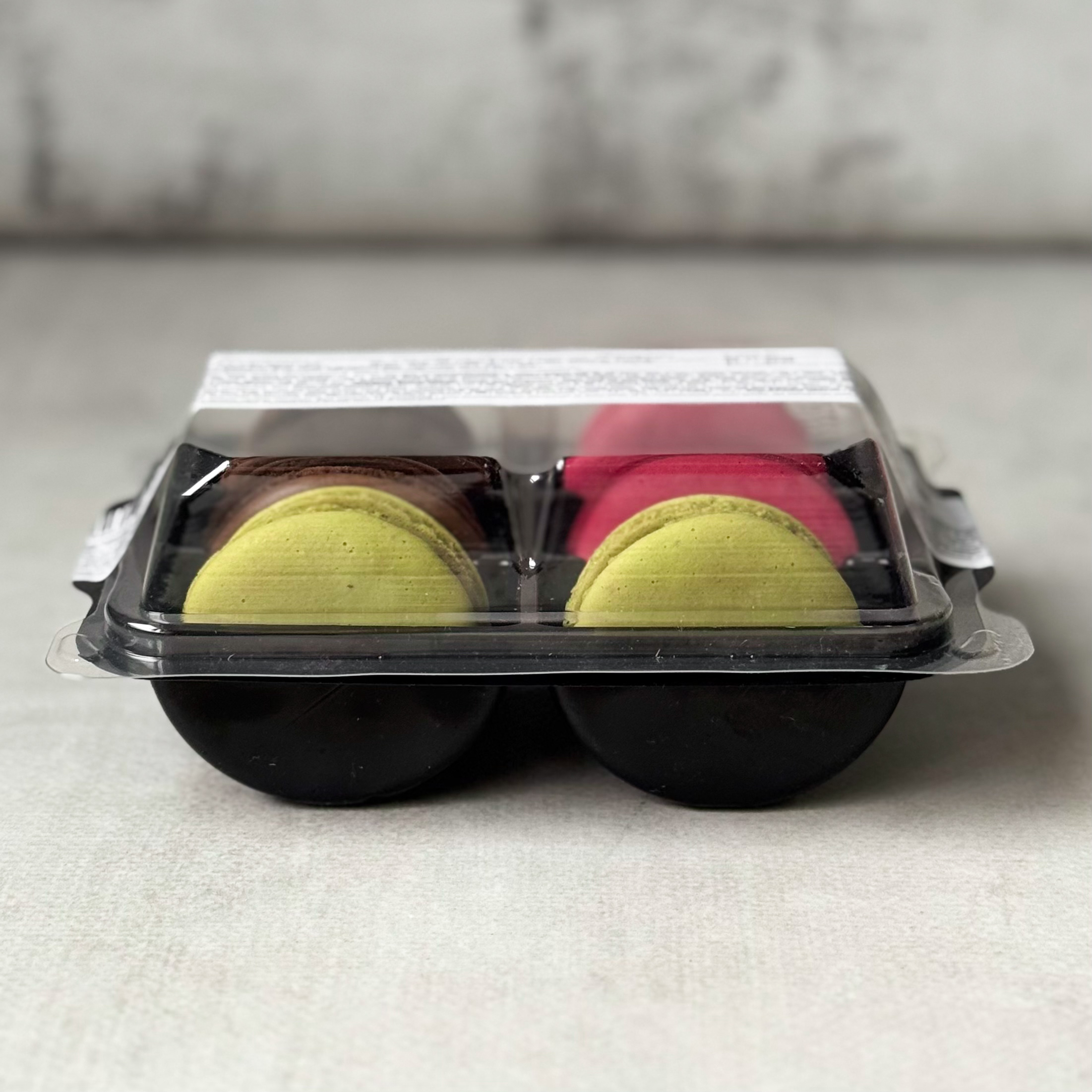 Миндальное печенье с начинкой. В упаковке 3 вкуса: "малина", "шоколад", "фисташка". изображение 6