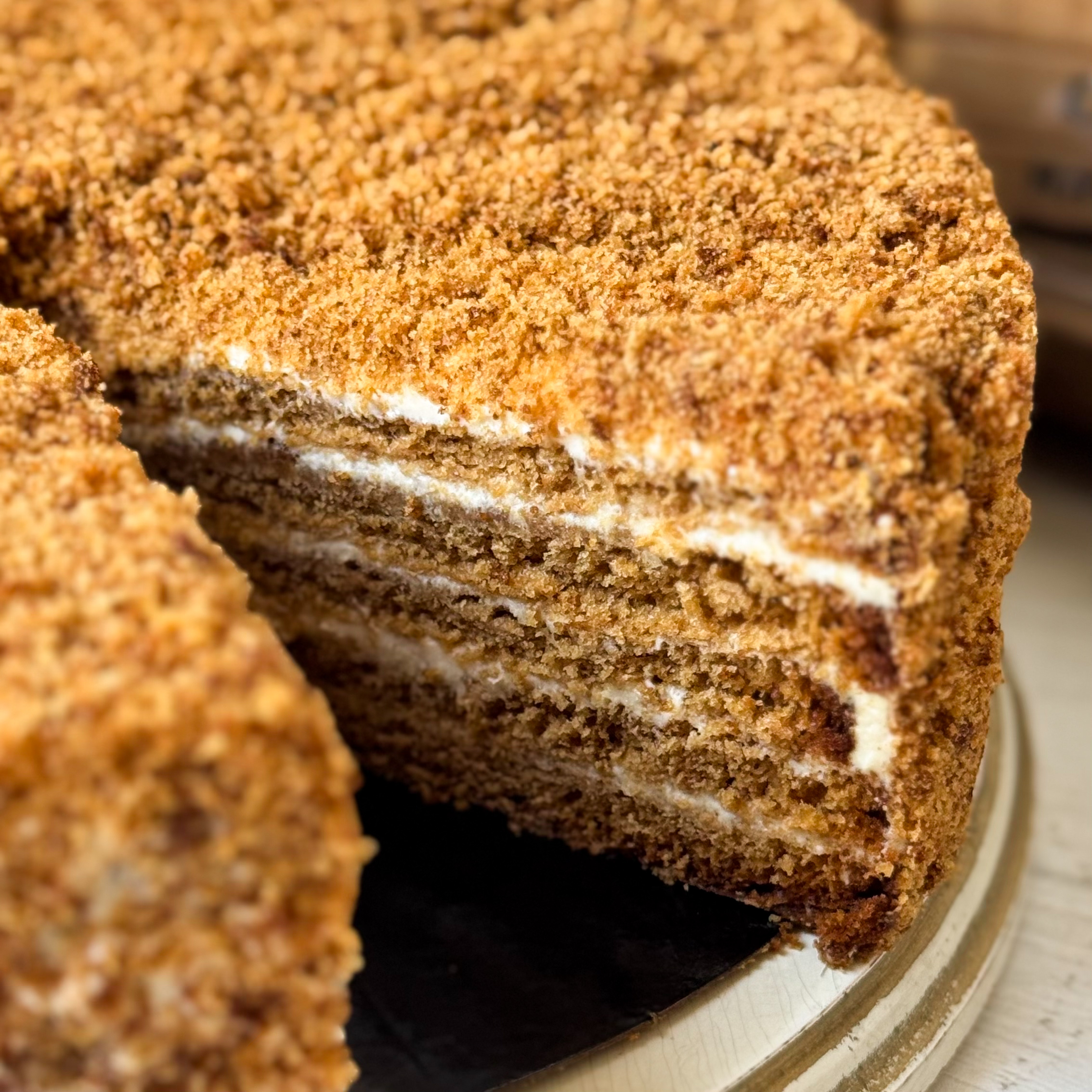 Класический медовик с традиционным вкусом. изображение 3