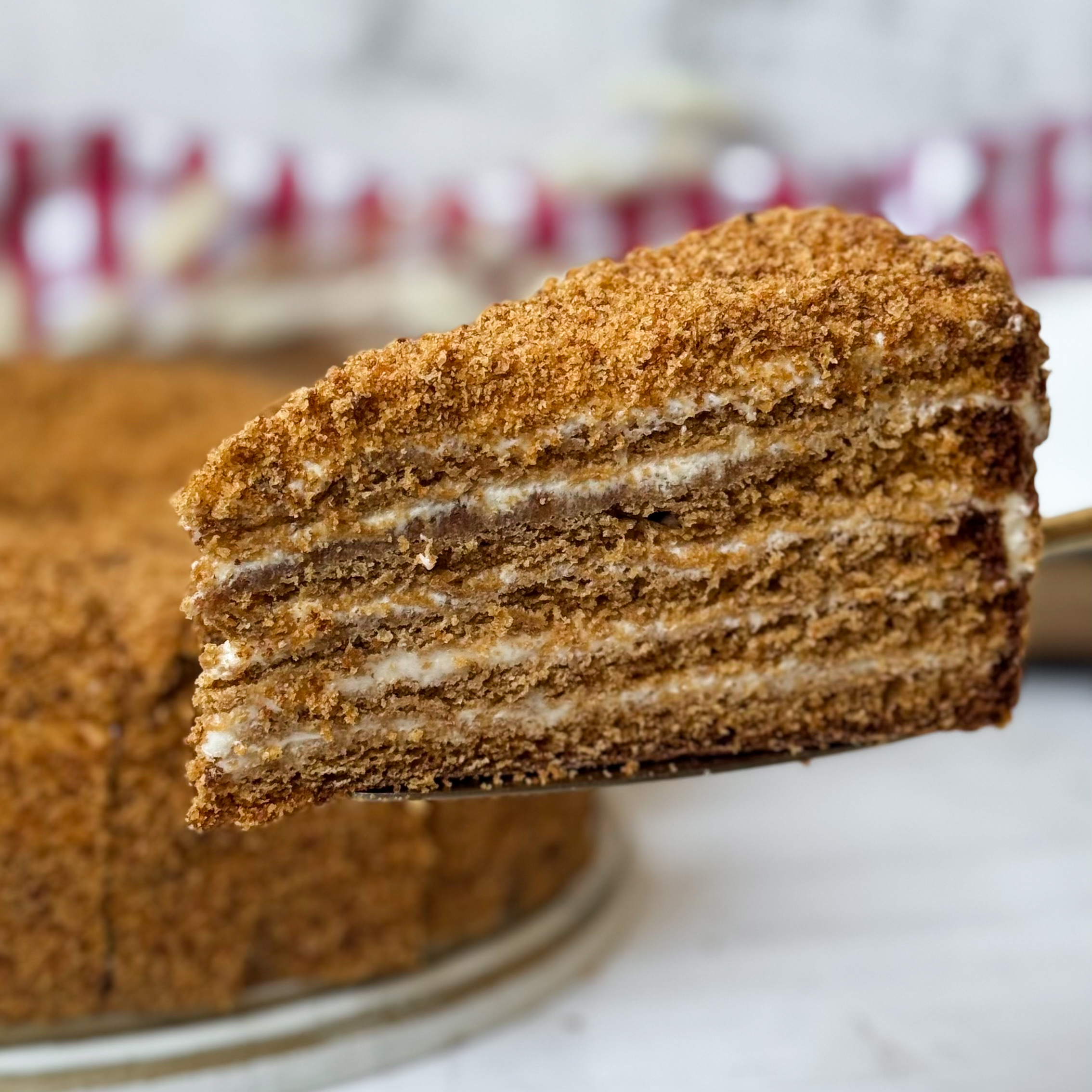 Класический медовик с традиционным вкусом. изображение 5