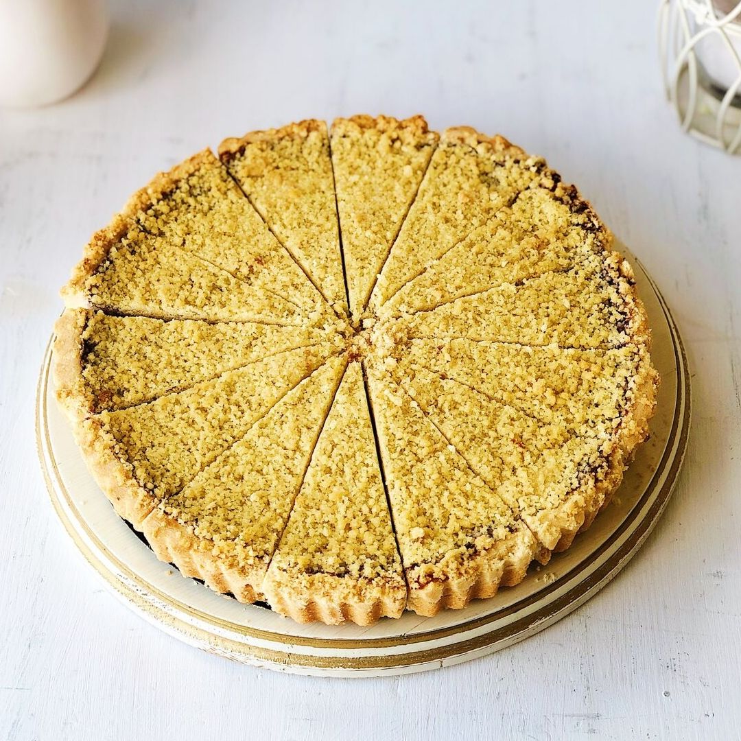 Песочный корж и начинка из спелой малины изображение 3