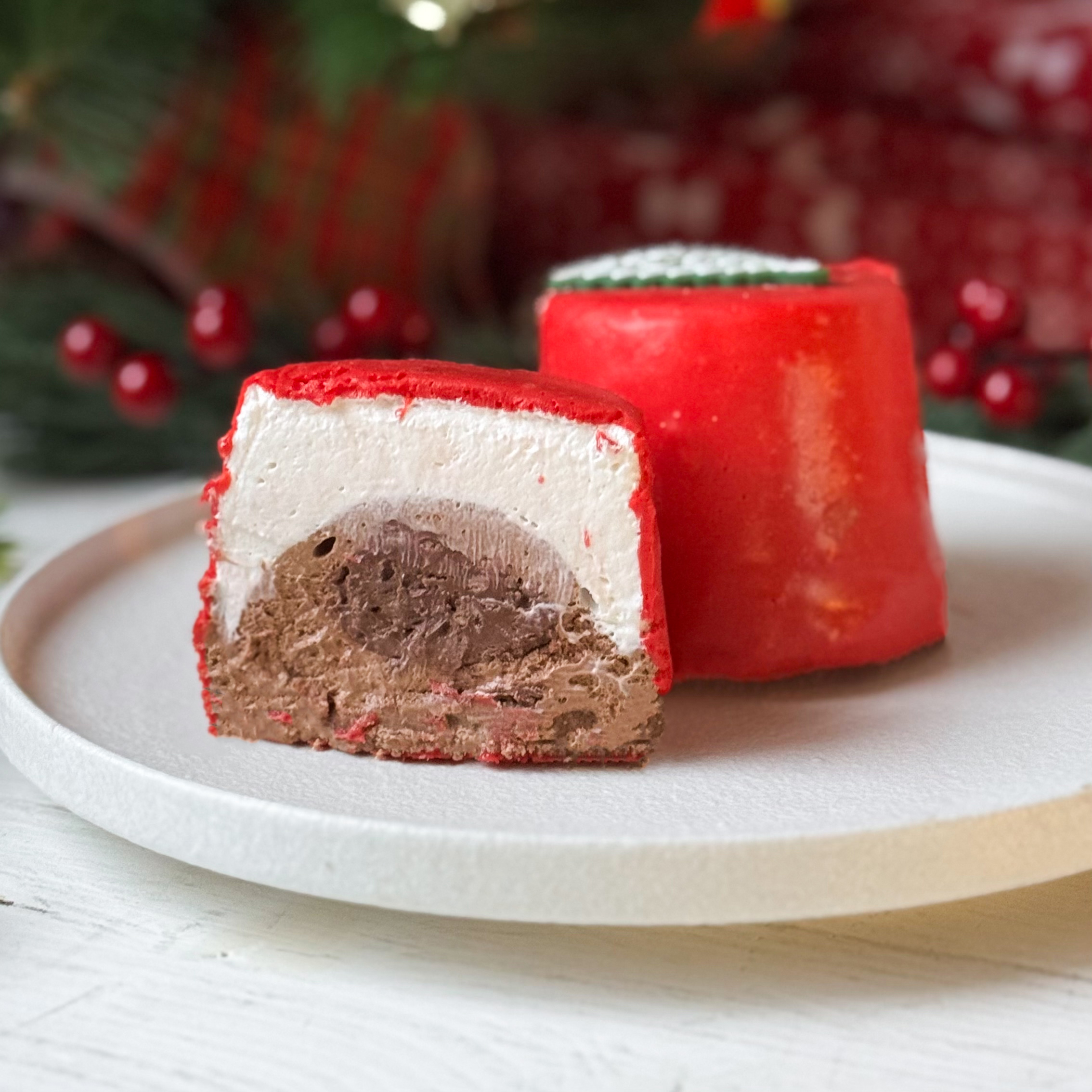 Пирожное муссовое «Шоколадная бомба» (НГ декор) изображение 5