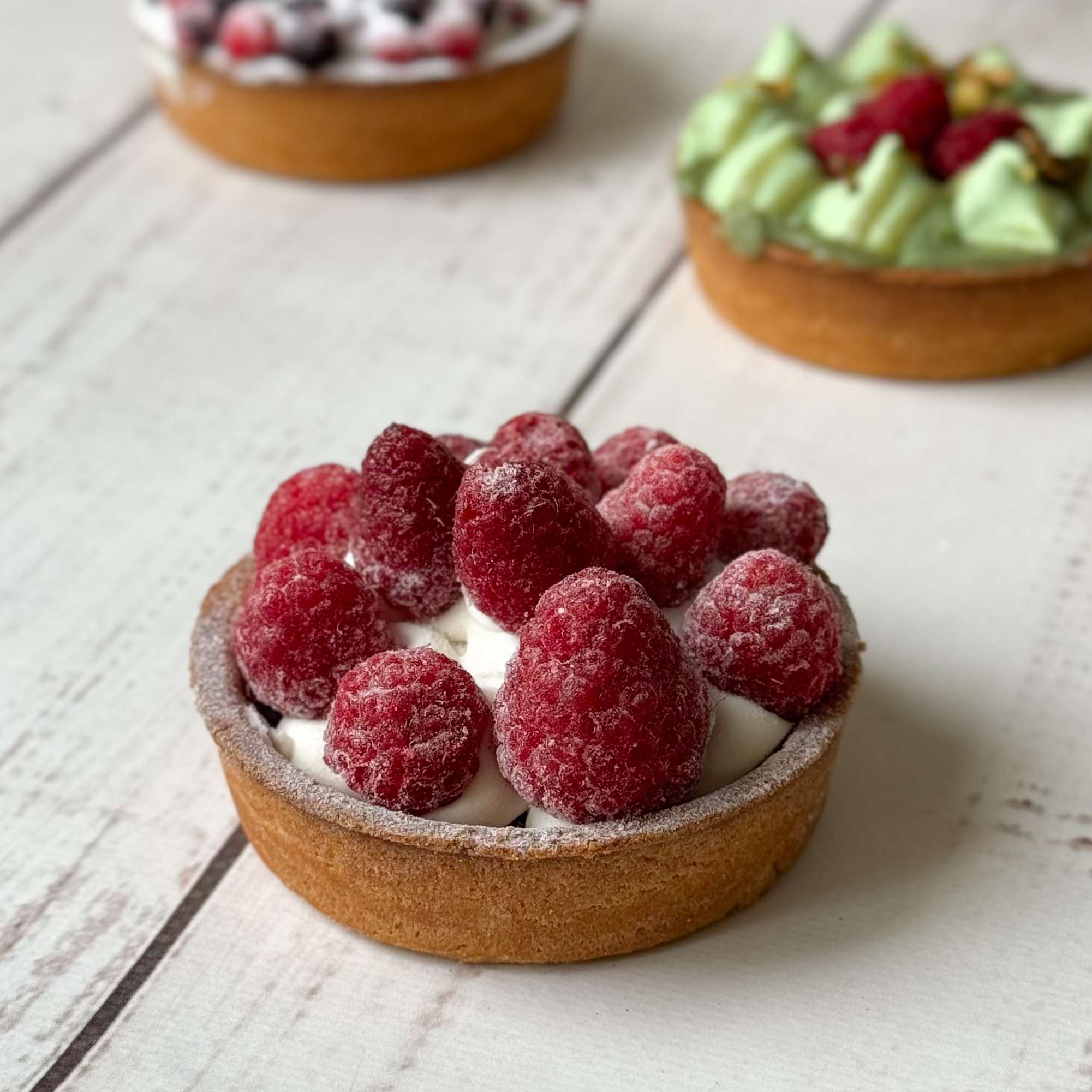 Ассорти из 9 тарталеток 3 вкусов: фисташковые (3 шт.), малиновые (3 шт.), смородиновые (3 шт.) изображение 7