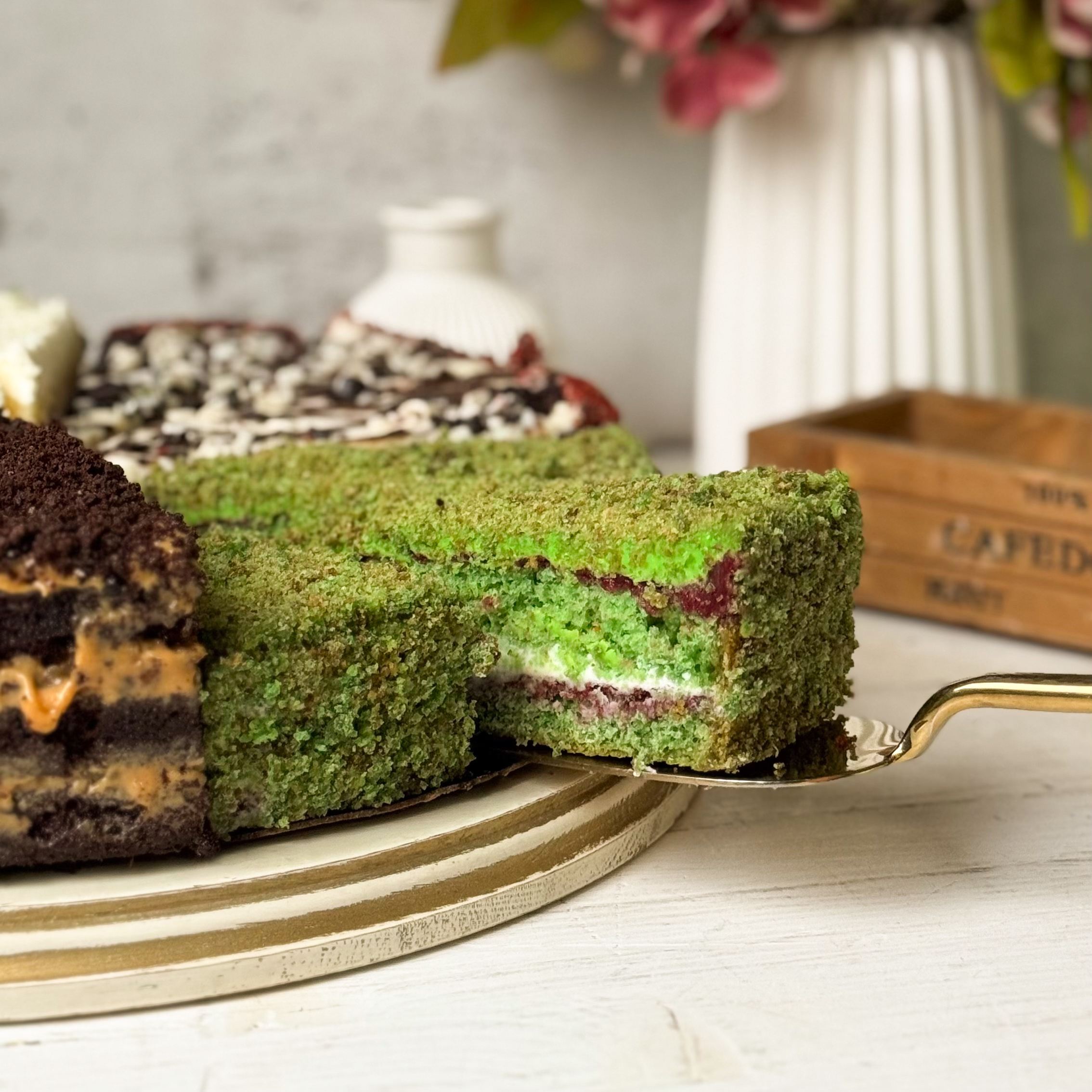 Ассорти из 4 видов тортов 14 порций изображение 5