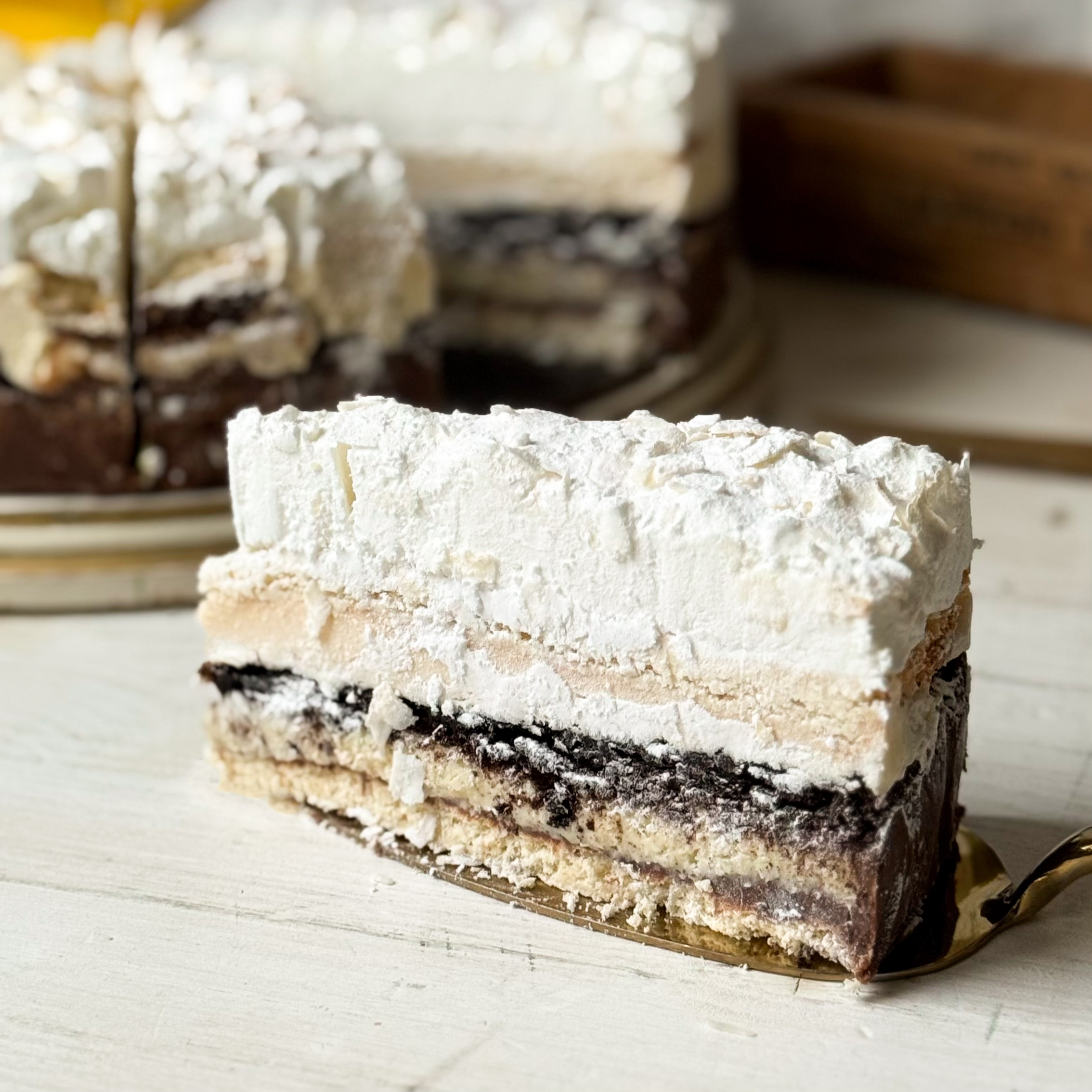 Ассорти из 4 видов тортов 14 порций изображение 9