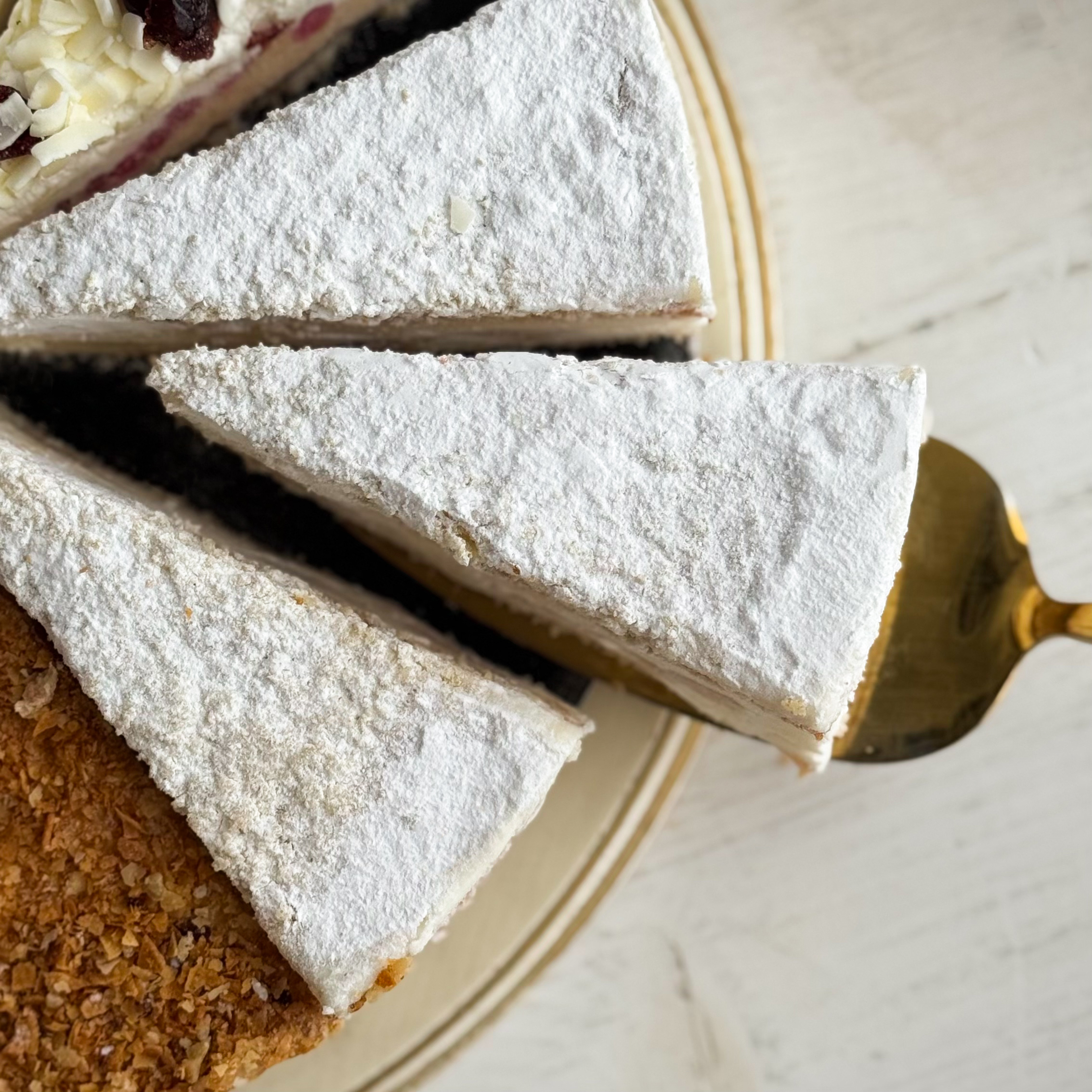 Торт ассорти 4 вкуса: Брусничный,Сметанник,Рикотта,Наполеон изображение 12