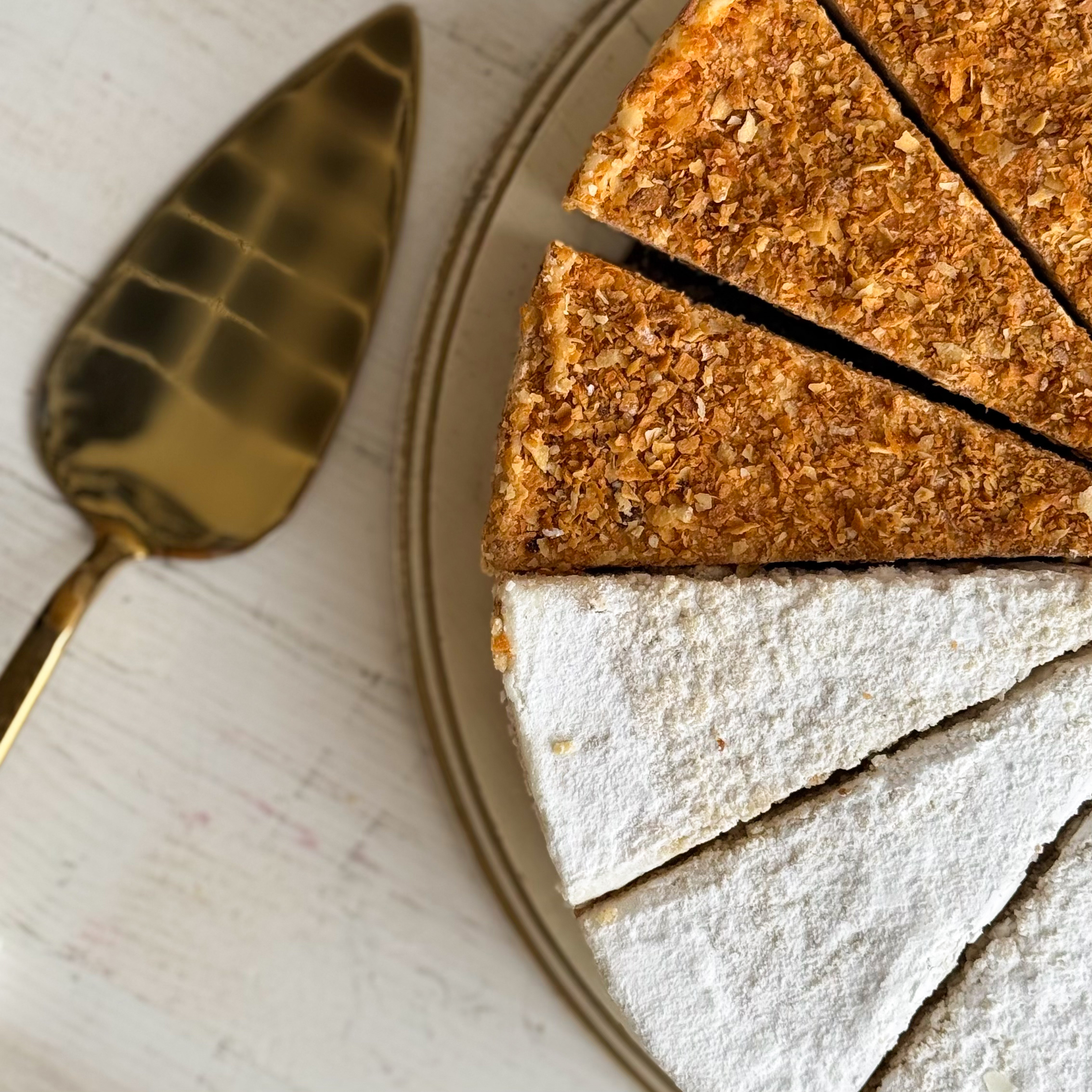 Торт ассорти 4 вкуса: Брусничный,Сметанник,Рикотта,Наполеон изображение 3