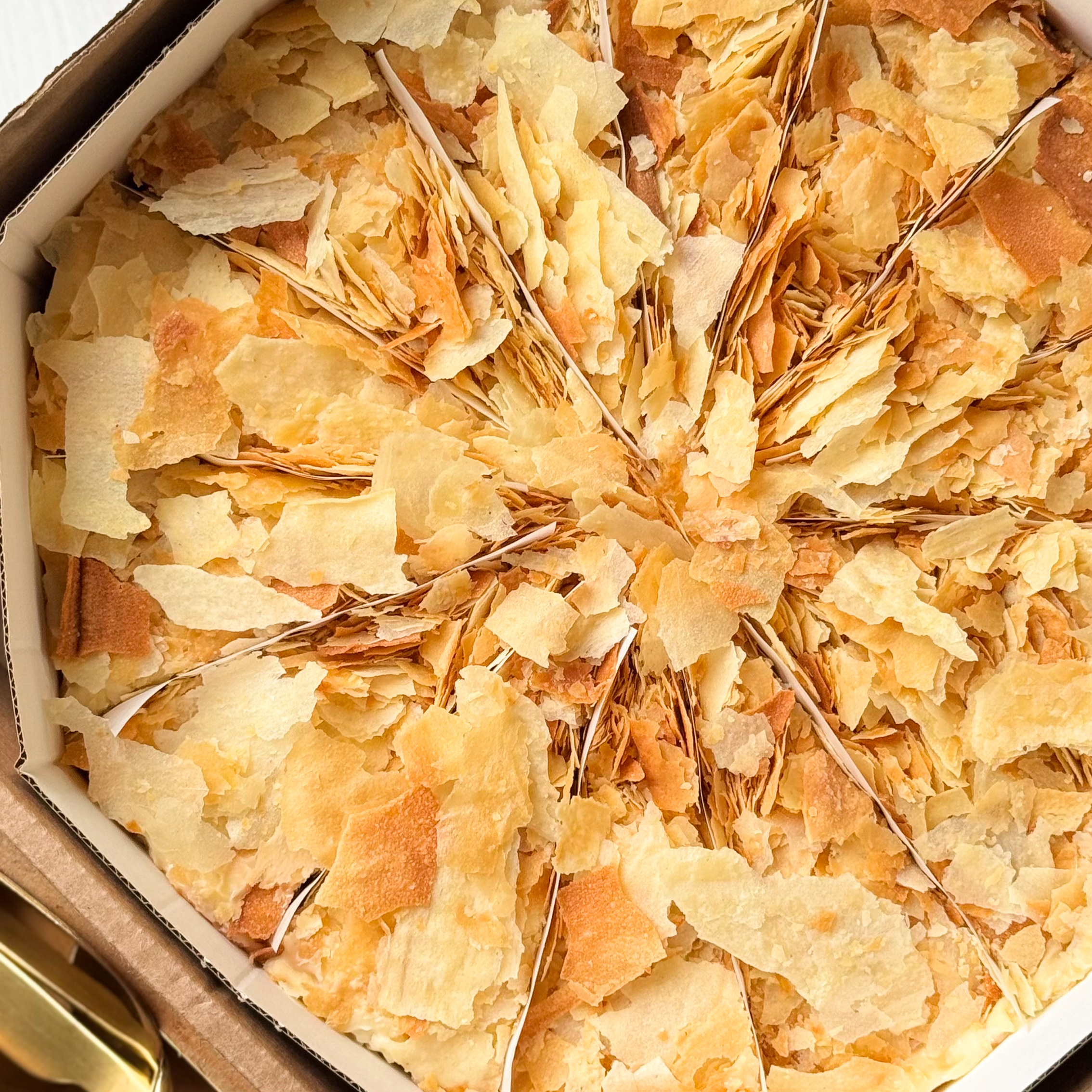 Нежнейшее сочетание слоёного теста и заварного крема изображение 3