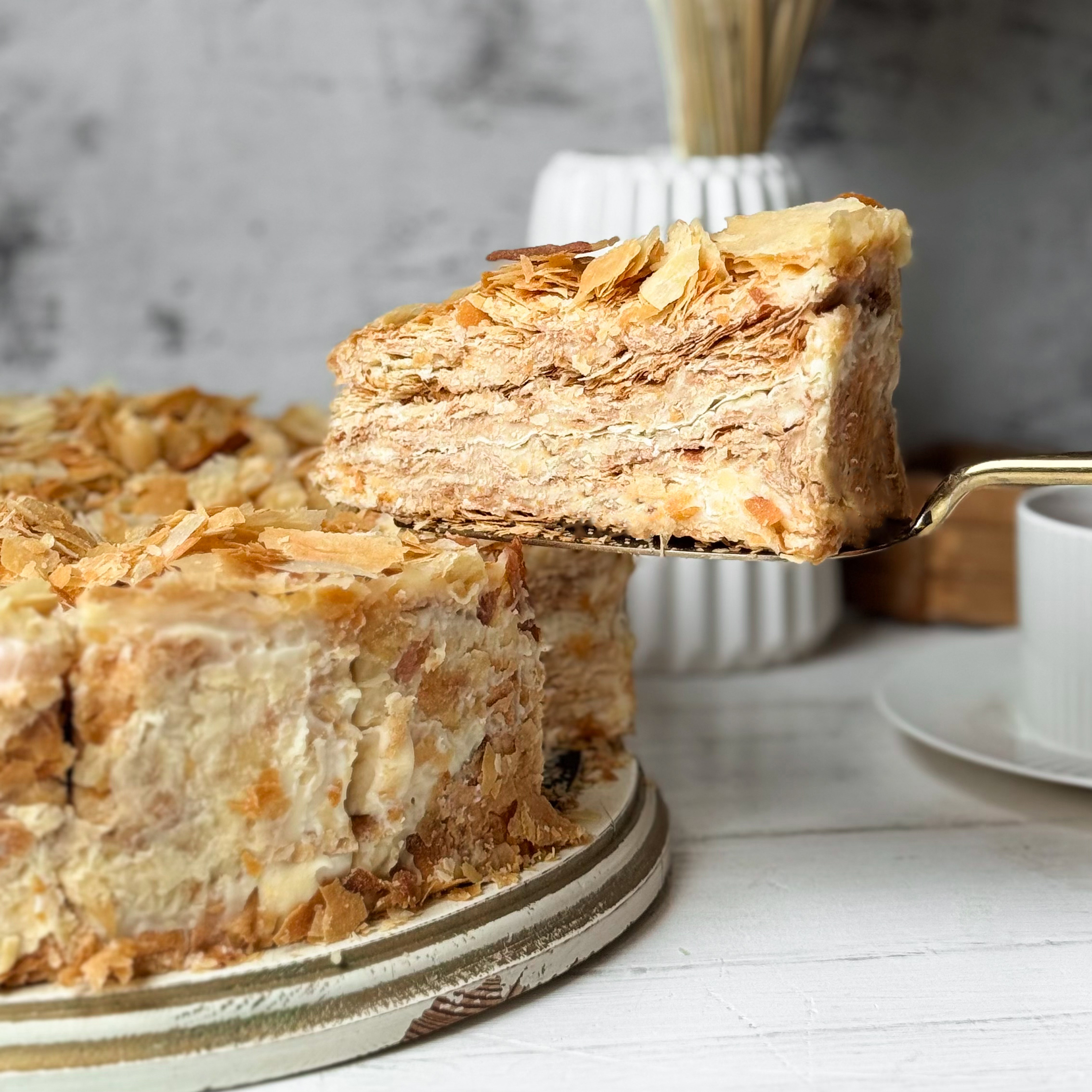 Нежнейшее сочетание слоёного теста и заварного крема изображение 4