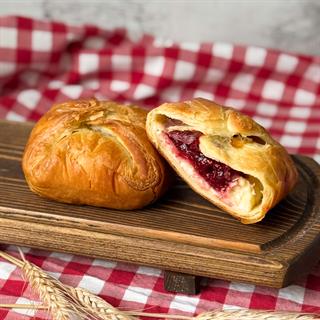 Баркетта для выпекания с малиной и творожным кремом