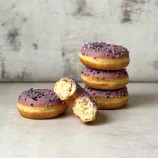 Донат глазированный со вкусом Черника с крем-чиз с начинкой