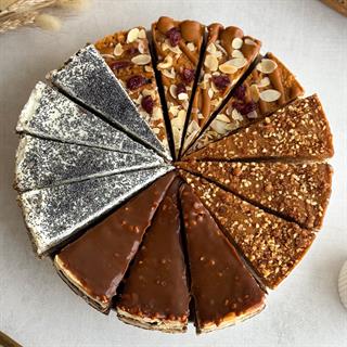 Торт Ассорти New 14 порций 4 вкуса (Карамель-орех, Банан-карамель, Маковый,Руслан)